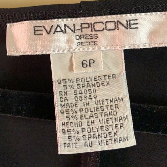 Dress - Picture 2 of 5